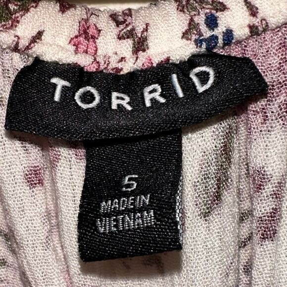 Torrid Floral Blouse Size 5 Plus Blouson Top Elastic Hem Boho Flowy Lace Detail - Picture 5 of 7